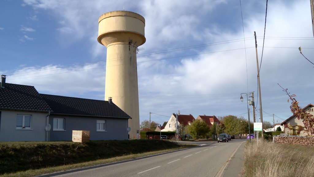 Démolition ou appartement atypique : que va devenir l'ancien château d'eau de Petit-Réderching ?