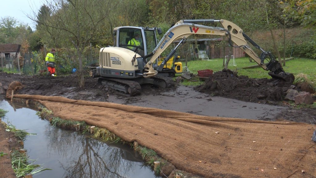 Un relooking biodégradable pour les berges de la Horn