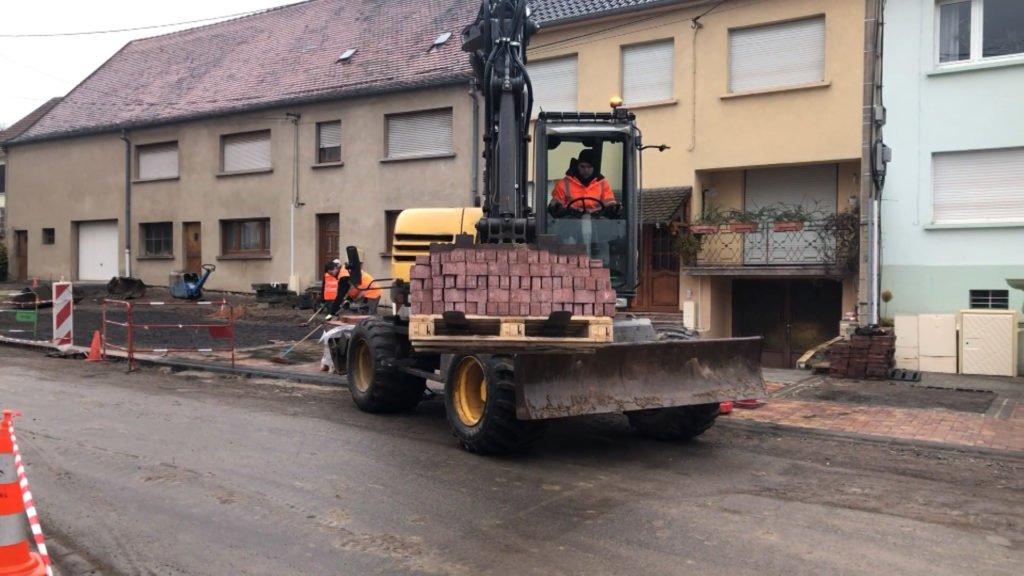 Le centre du village de Lixing-lès-Rouhling fait peau neuve