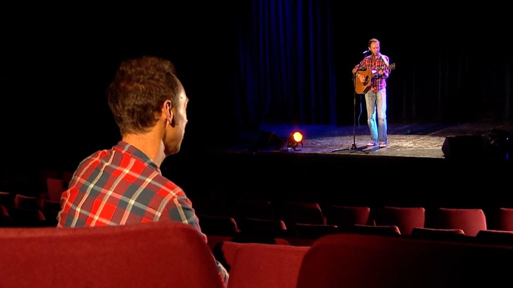 Manu FREYERMUTH interpète Wonderwall