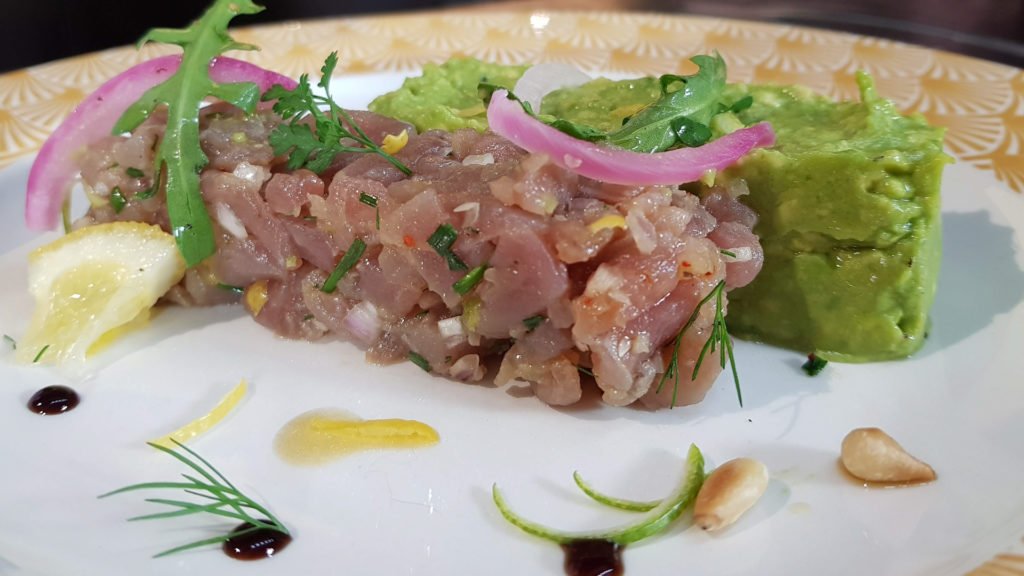 Tartare de thon à l'avocat