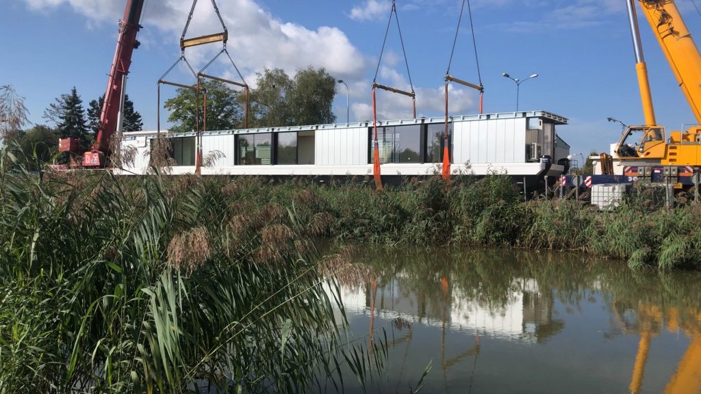 Un restaurant flottant mis à l'eau à Sarralbe