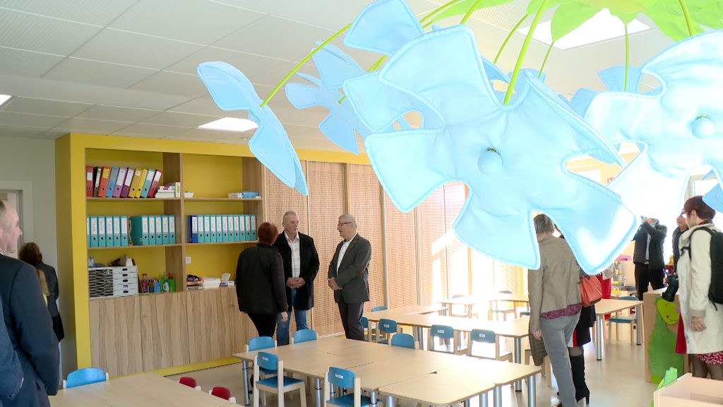 Nouvelle école maternelle et foyer culturel à Rech