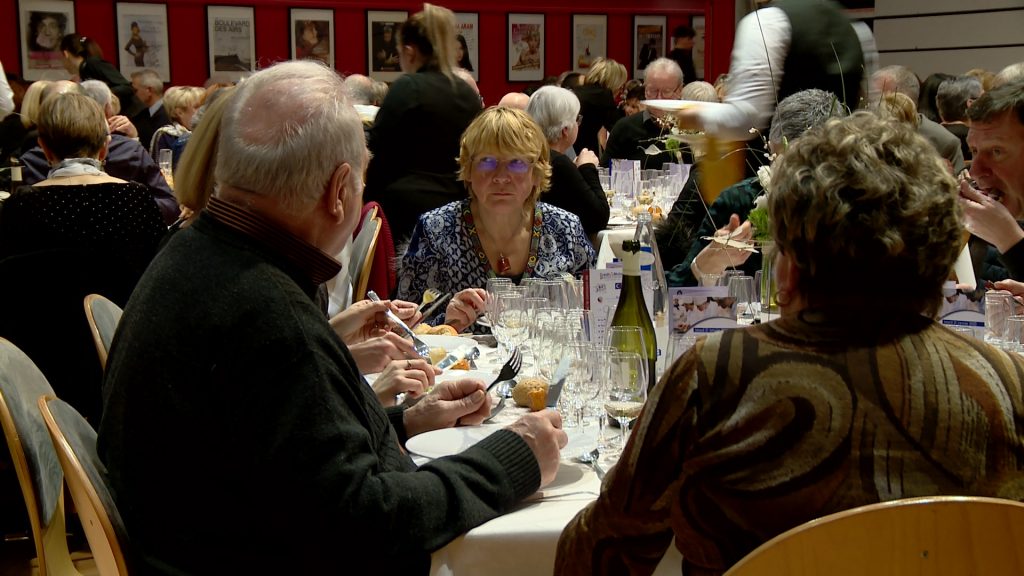 Dîner généreux pour Noël de Joie