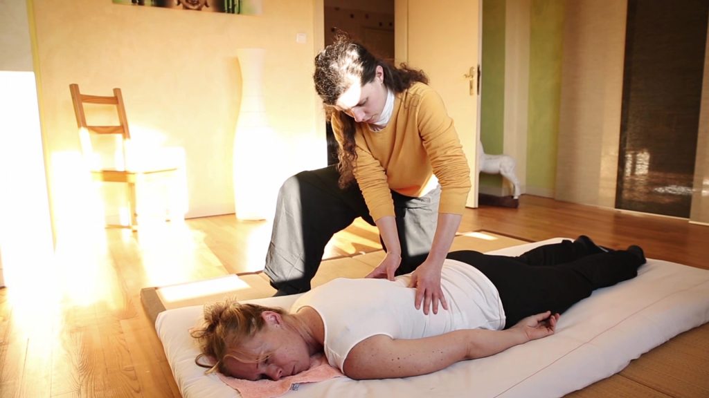 Le shiatsu selon Charlotte Colling