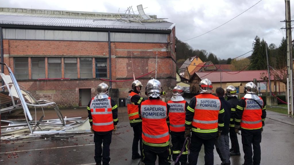 Le toit de la Halle Verrière envolé