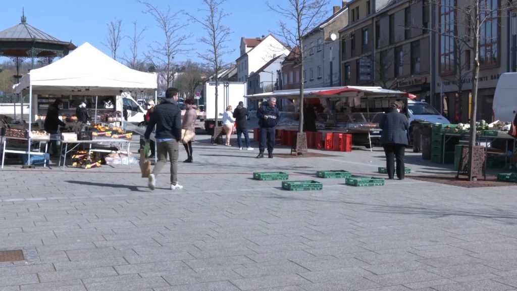 Le marché de Freyming-Merlebach est ouvert - TV8 Moselle-Est