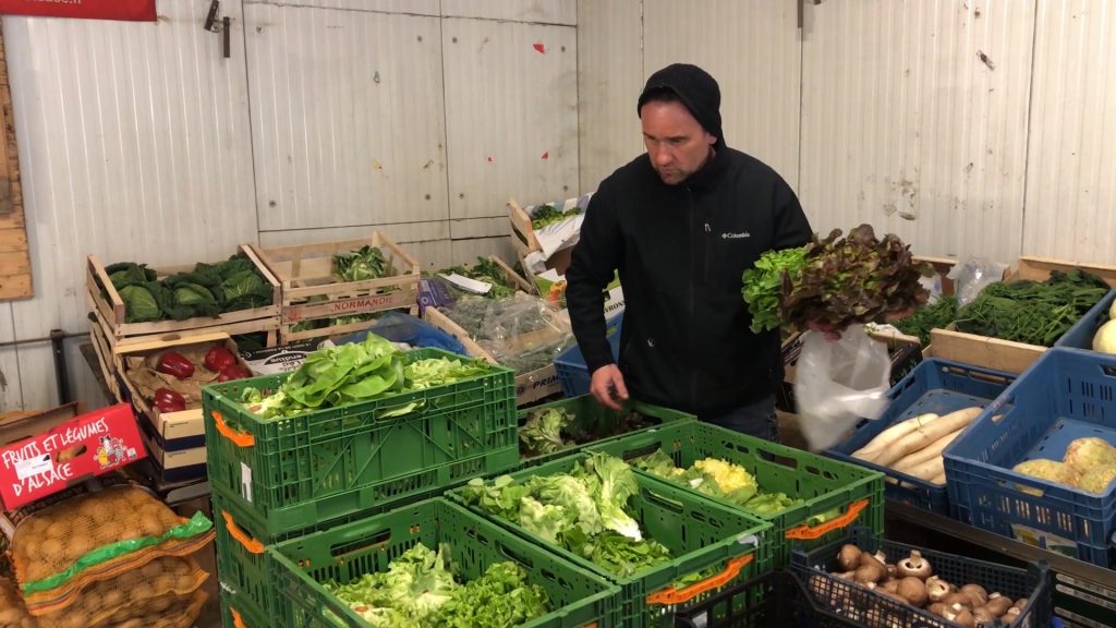 Est fruits arrête les marchés et vend à domicile