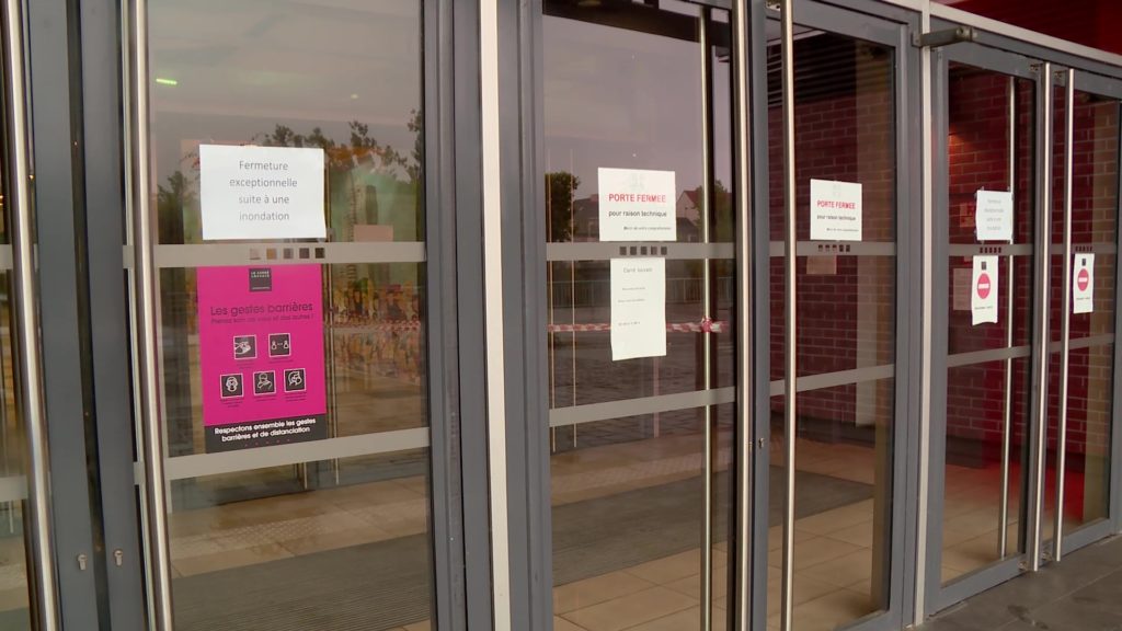 Portes closes au Carré Louvain suite aux inondations