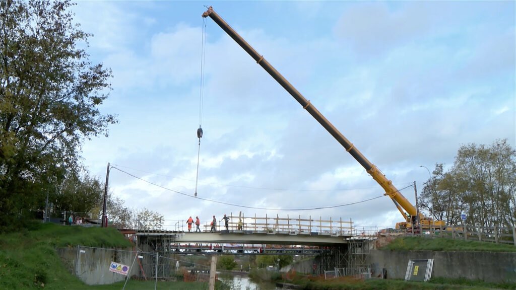 Le nouveau pont de Rech a été posé