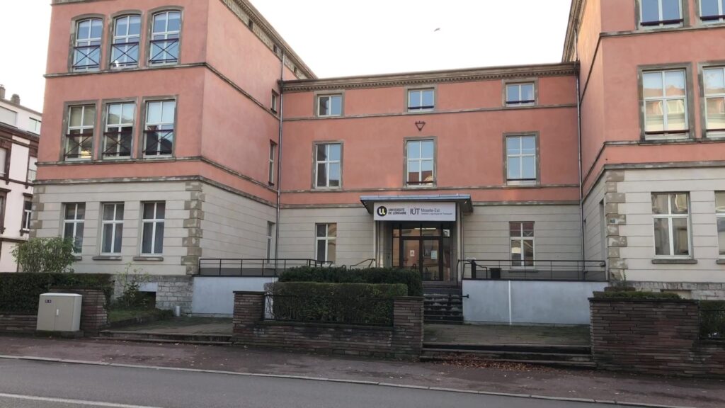 Cours à distance pour les étudiants