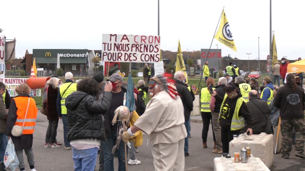 Les gilets jaunes déconfinés pour fêter leurs 2 ans