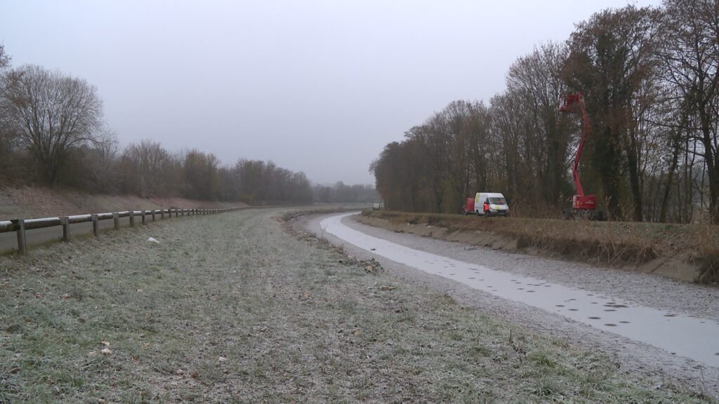 Un bief du Canal des Houillères de la Sarre vidé pour des travaux d'entretien