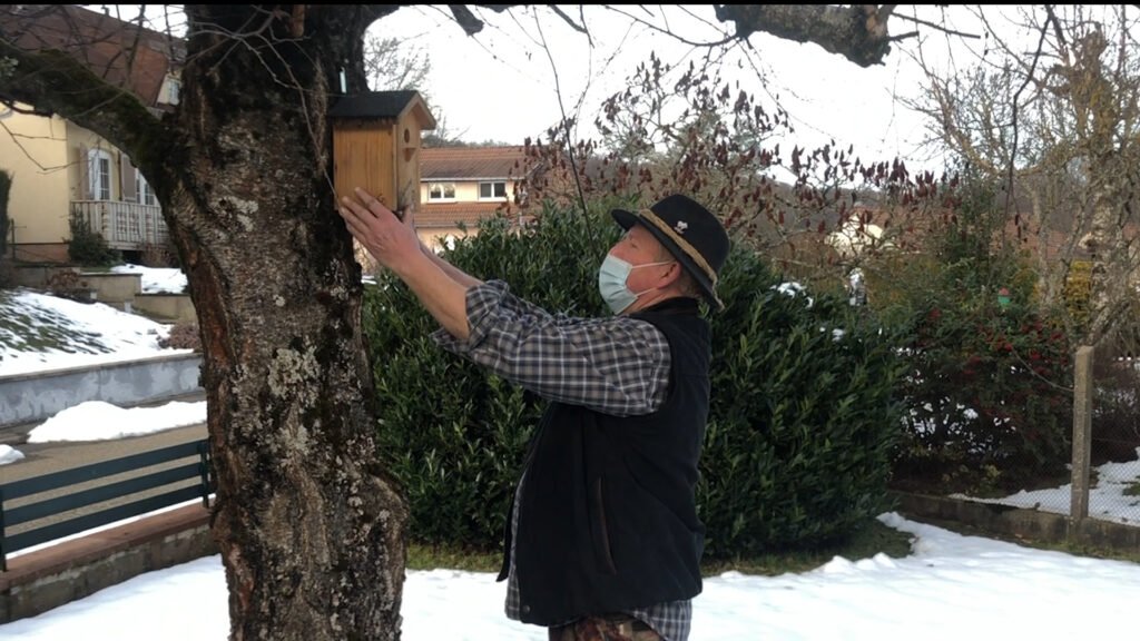 Nourrir les oiseaux en hiver, la mission de Jacky Reiser