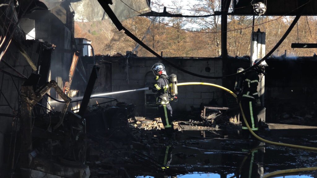 Coup dur pour Baerenthal : un incendie ravage le garage du village