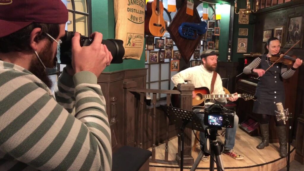 Le pub Maclaren’s prépare la Saint Patrick à distance et en musique !