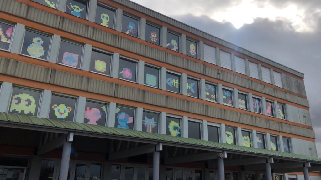 Des post-it pour illuminer le collège Jean Seitlinger