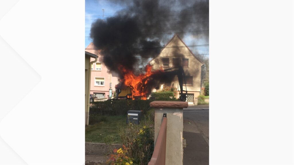 Une pelle s’embrase rue des Romains à Sarreguemines