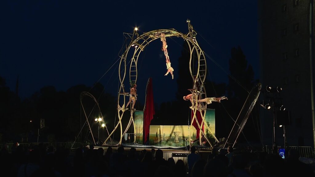 La compagnie « Les p’tits bras » ouvre la Summerfest en acrobaties !
