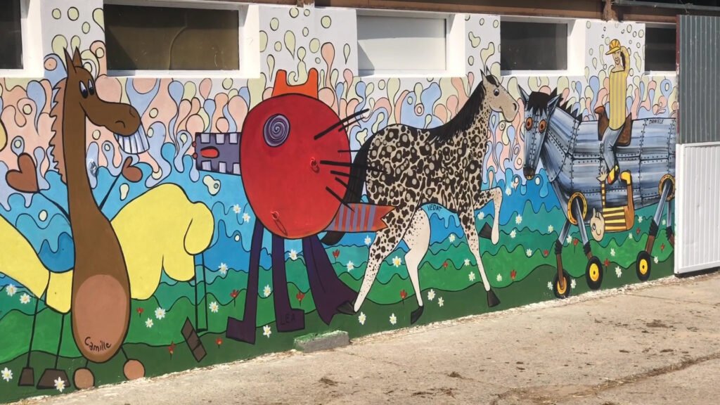 De l'idée à la réalisation d'une peinture murale au centre équestre De l'idée à la réalisation d'une peinture murale au centre équestre De l'idée à la réalisation d'une peinture murale au centre équestre