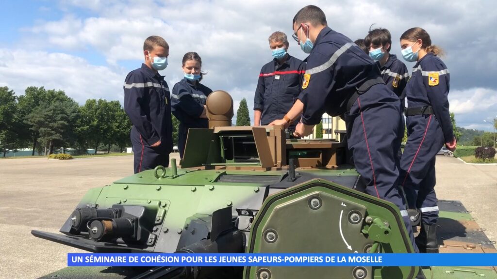 Des jeunes sapeurs-pompiers au 16ème BCP