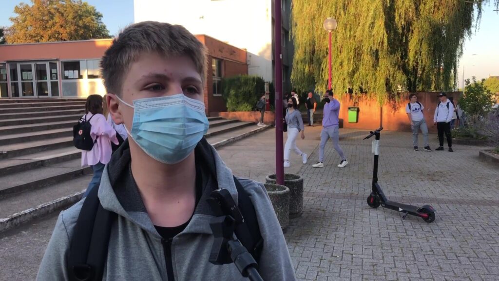 Lycéens et collégiens non vaccinés retourneront en distanciel en cas de covid dans une classe