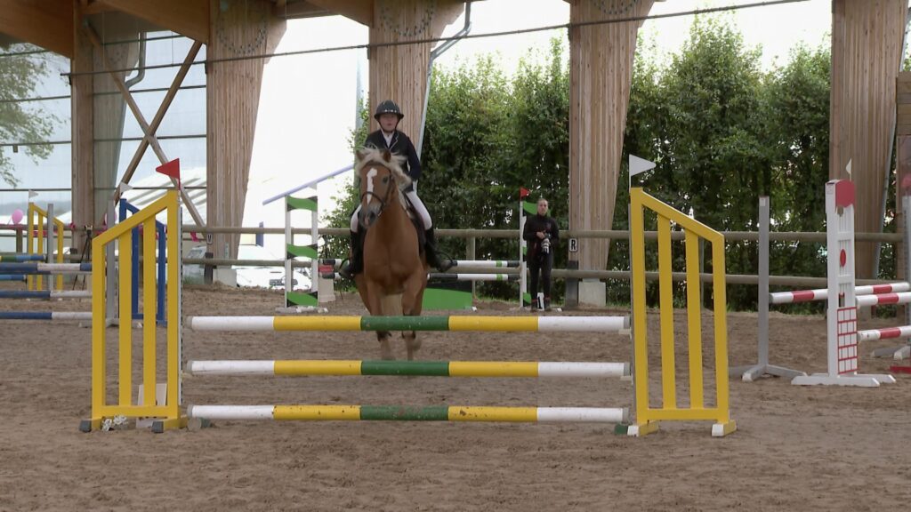 Du rose pour le concours de saut d’obstacles du Sarreguemines Jump