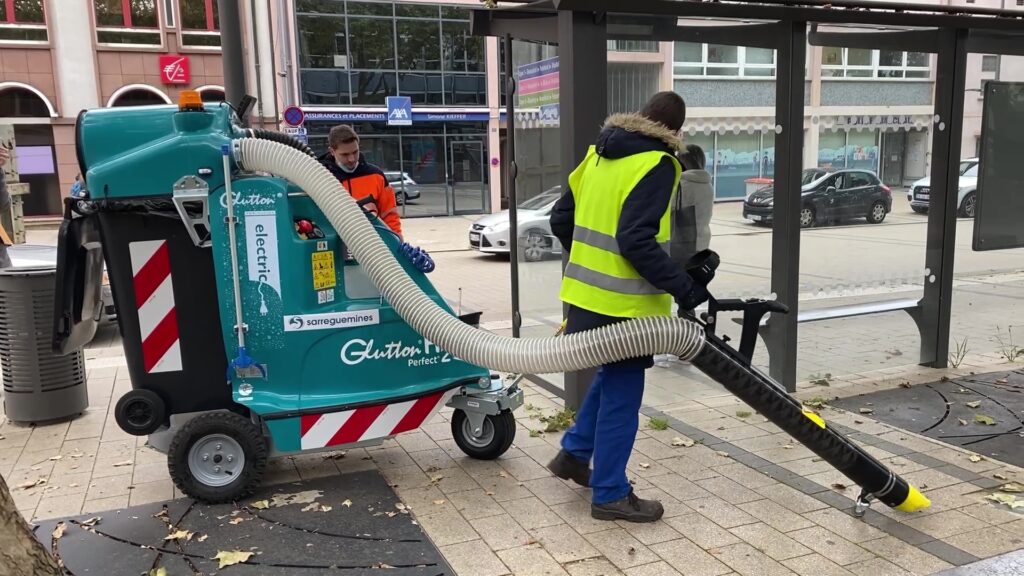 Une nouvelle machine pour les employés communaux à Sarreguemines