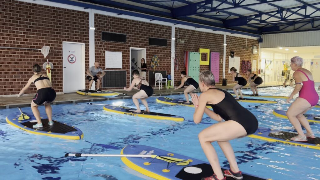 L’aqua stand up débarque à la piscine de Sarralbe