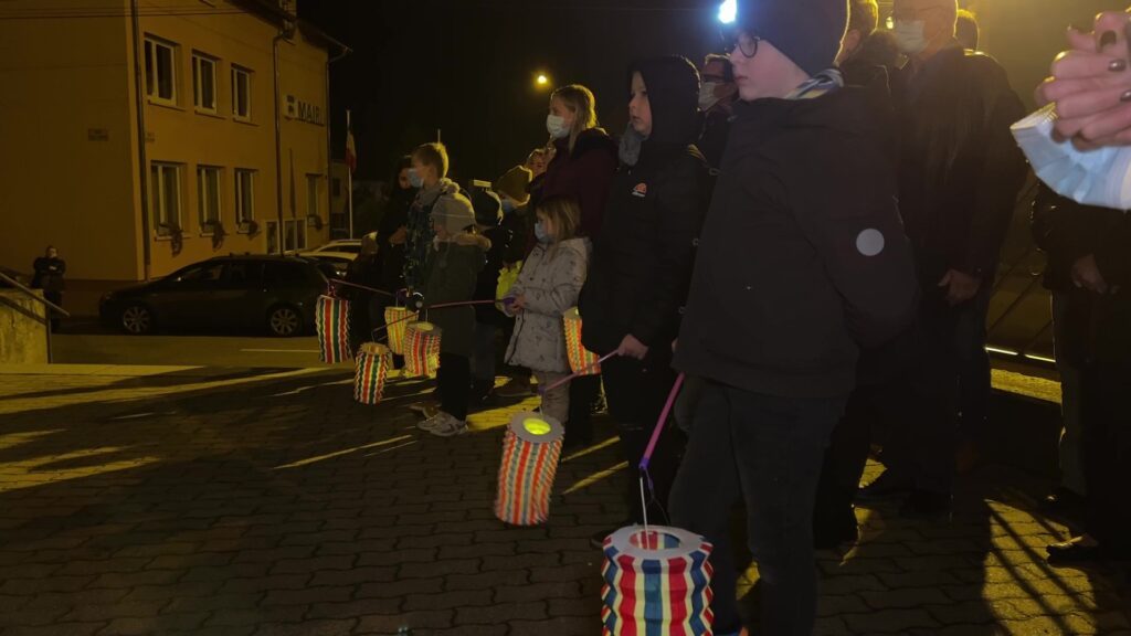 Une retraite aux flambeaux avec les enfants de Blies-Ebersing