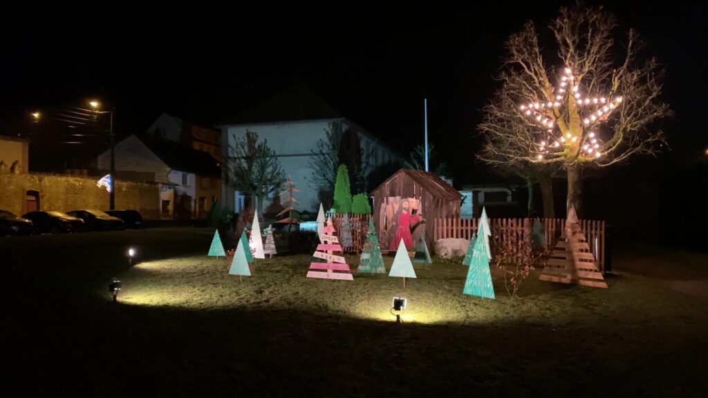 Les habitants de Walschbronn réunis pour les illuminations du village