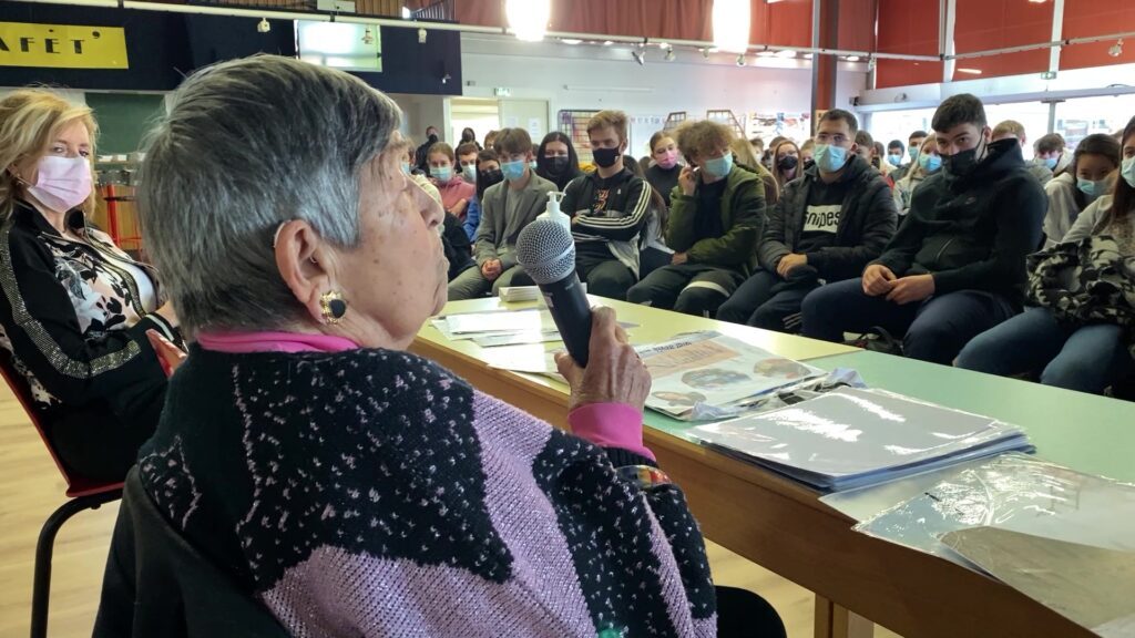 Face aux lycéens, Ginette Kolinka, survivante du camp de concentration de Birkenau