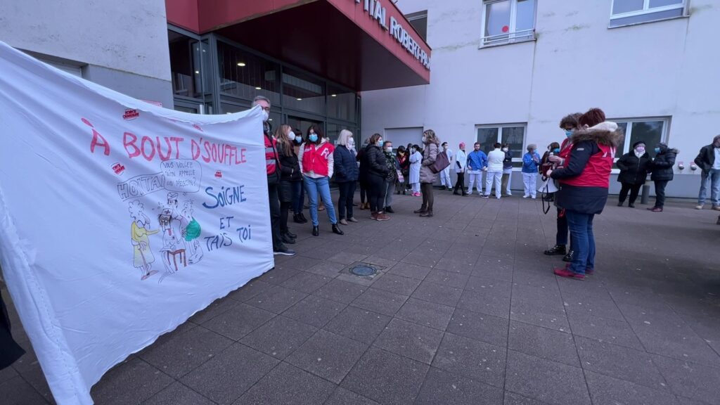 Une minute de silence pour dénoncer la « mort programmée » de l’hôpital public