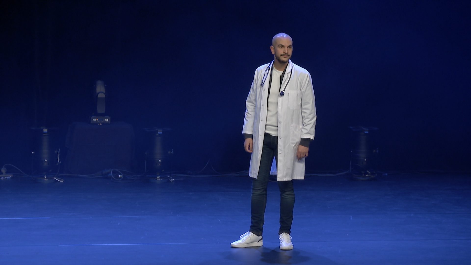Julien Moncomble La saison culturelle redémarre enfin à Woustviller - Mosaik Cristal