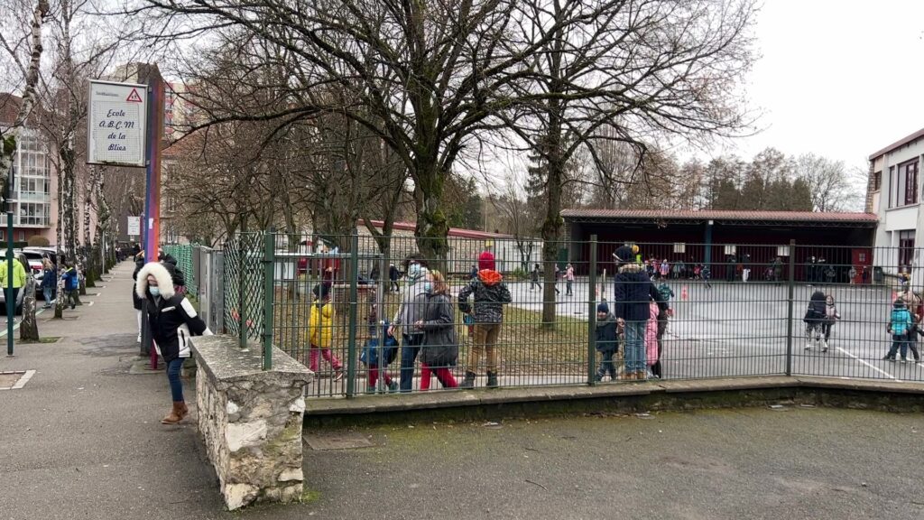 Le protocole sanitaire s’allège dans les écoles