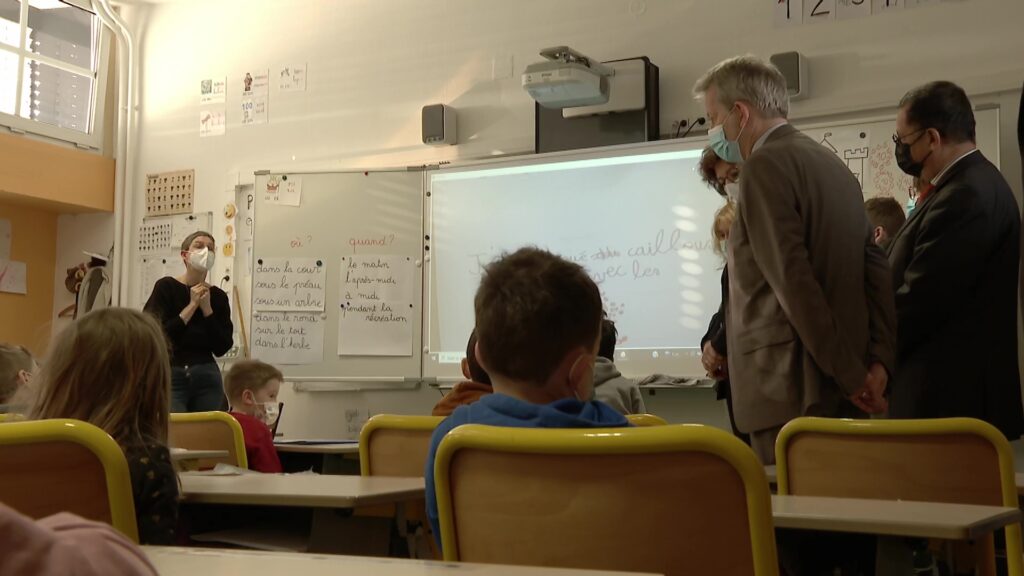 Le directeur académique en visite au groupement scolaire Robert-Schuman de Sarralbe