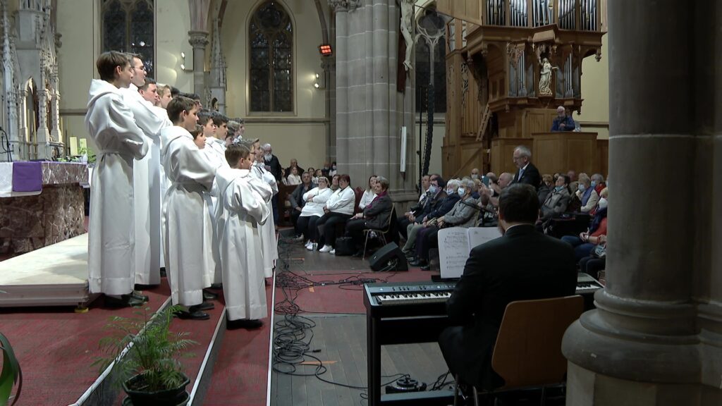 Les petits chanteurs à la Croix de Bois enchantent la cathédrale de la Sarre
