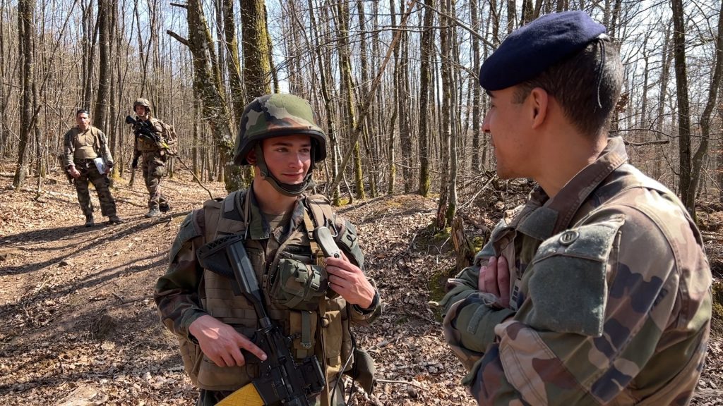 De jeunes officiers se forment avec le 16ème