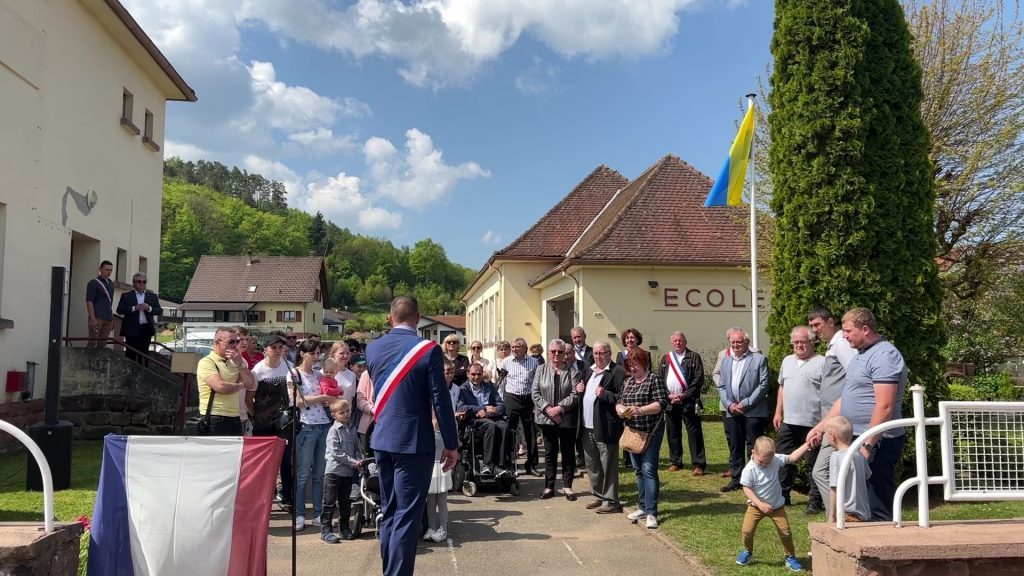 Levée du drapeau ukrainien à Haspelschiedt