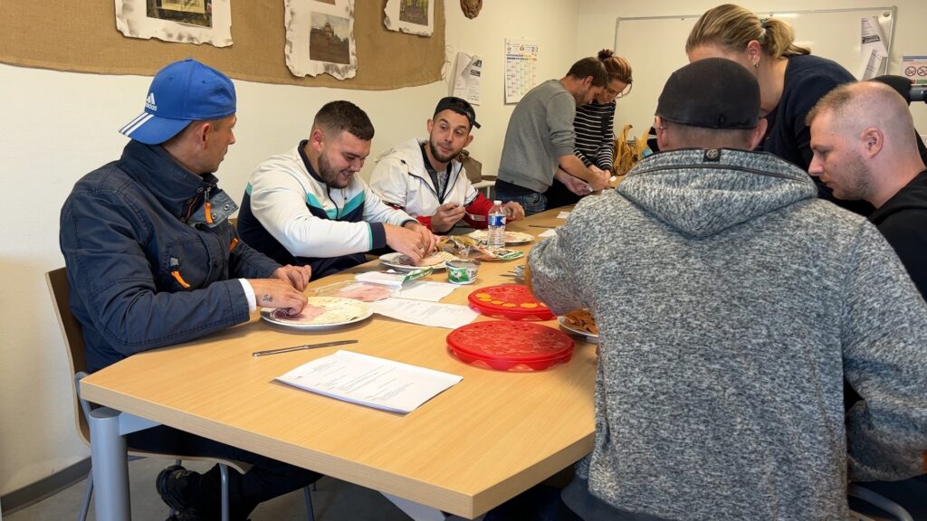 Action bien-être et santé : les demandeurs d’emploi en atelier cuisine