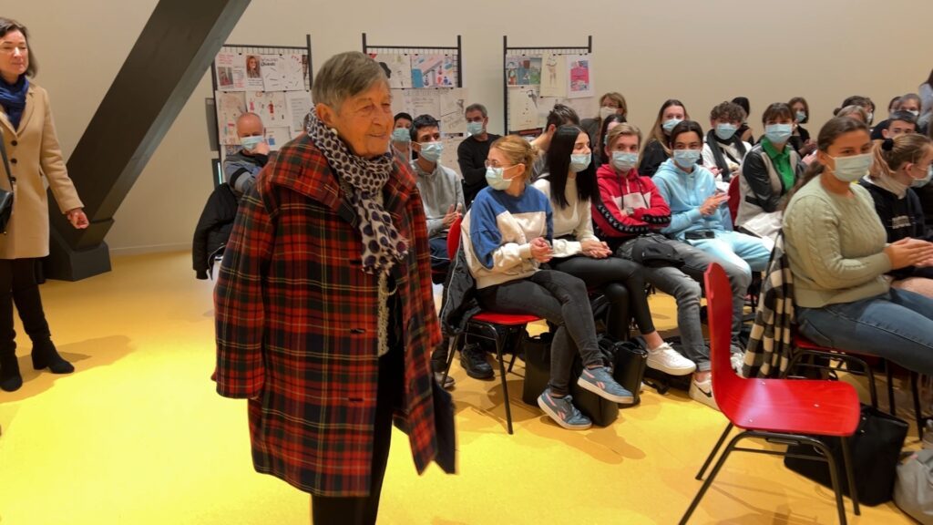 Ginette KOLINKA témoigne devant les élèves