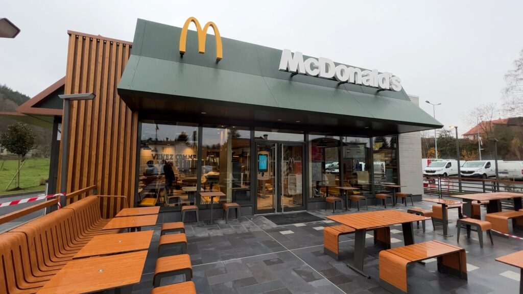 Le restaurant MacDonald’s ouvre bientôt ses portes