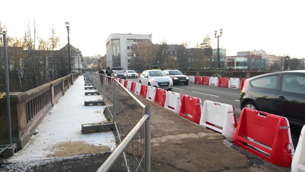 La circulation est provisoirement rétablie sur le pont des Alliés