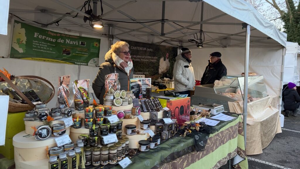 Des fermiers au marché de Noël