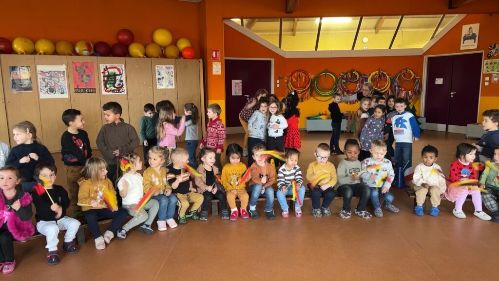 Chant et petit-déjeuner au programme pour les écoliers