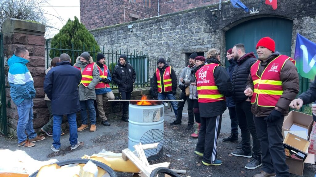 Mobilisation générale devant la maison d’arrêt de Sarreguemines contre la réforme des retraites