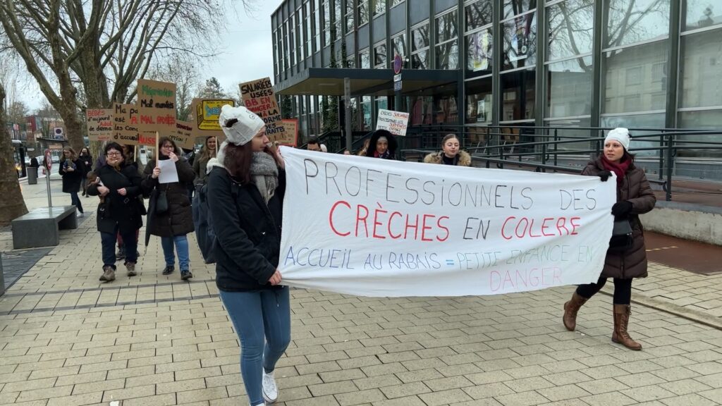 Grève nationale : Les professionnels de la petite enfance manifestent