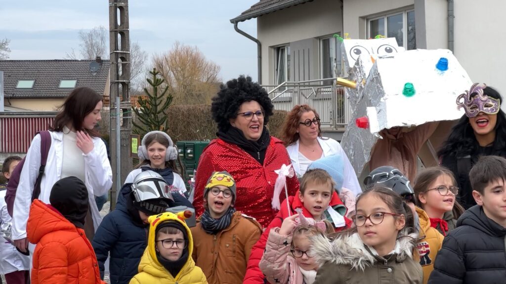 Cavalcade de l’OPAL : les enfants ont défilé dans les rues de Rémering-lès-Puttelange