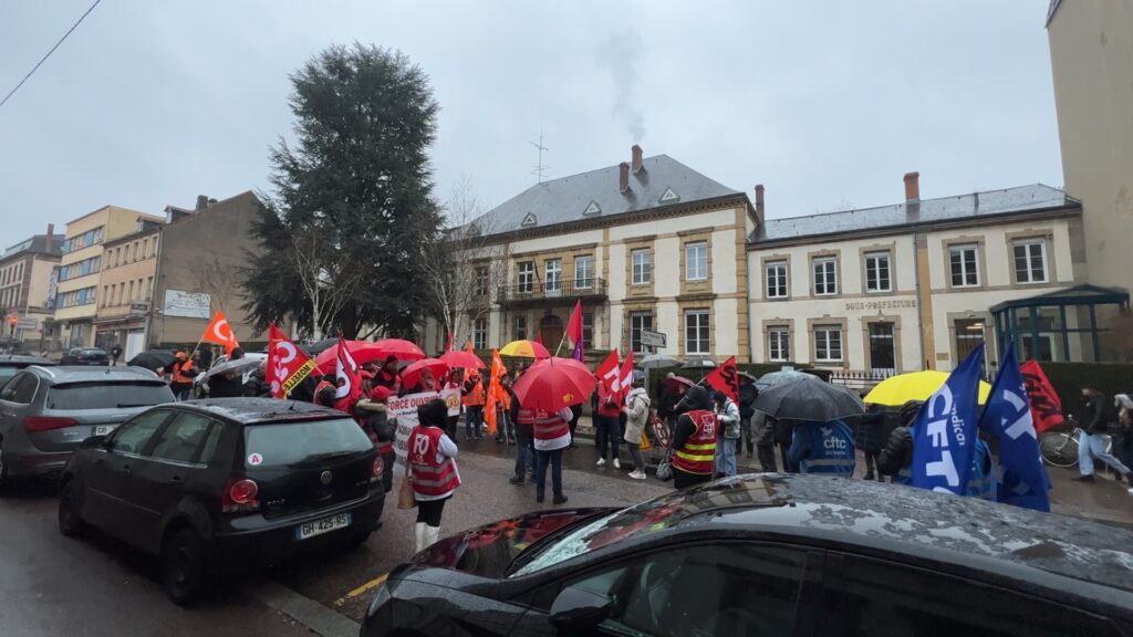 Une délégation de manifestants à la sous-préfecture