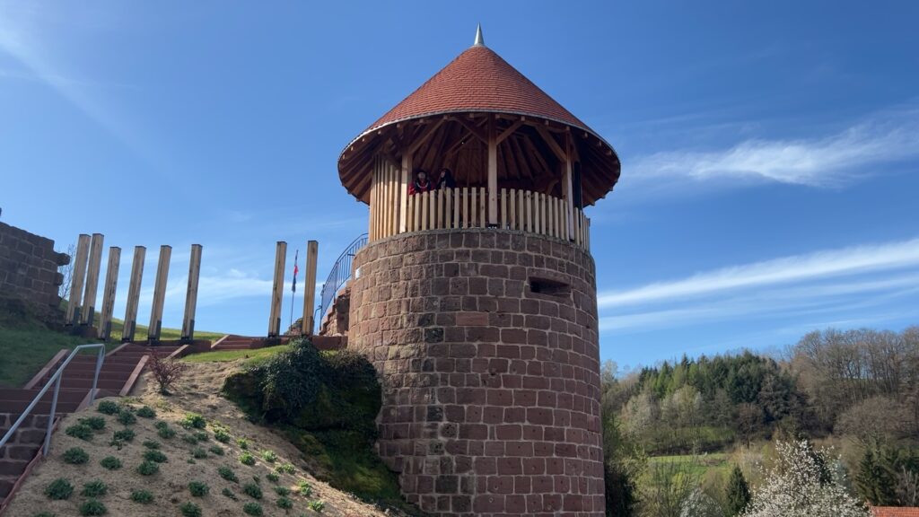 Une tour rénovée et un verger pédagogique pour le château du Weckersburg